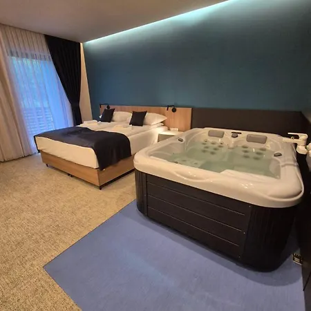 Luna Hotel