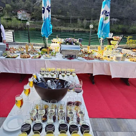 Luna Hotel 3*