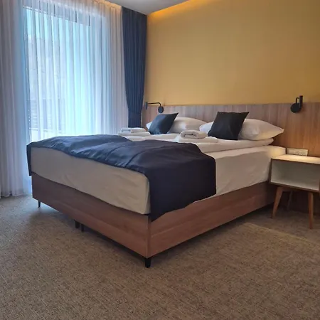 Luna Hotel 3*